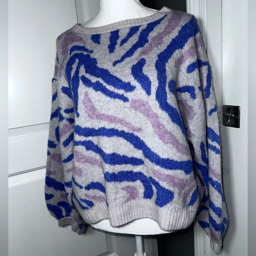Soft Abstract Zebra Sweater w/ Puffy Sleeves Cozy Warm Balloon Sleeve Knit